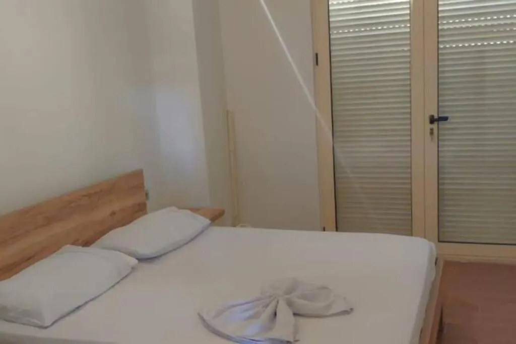 Apartmán Grosszuegige Wohnung In Zentraler Lage Mit Balkon Sarandë
