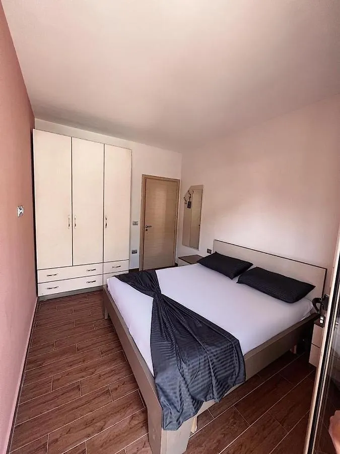 Apartmán Grosszuegige Wohnung In Zentraler Lage Mit Balkon Sarandë Albánie